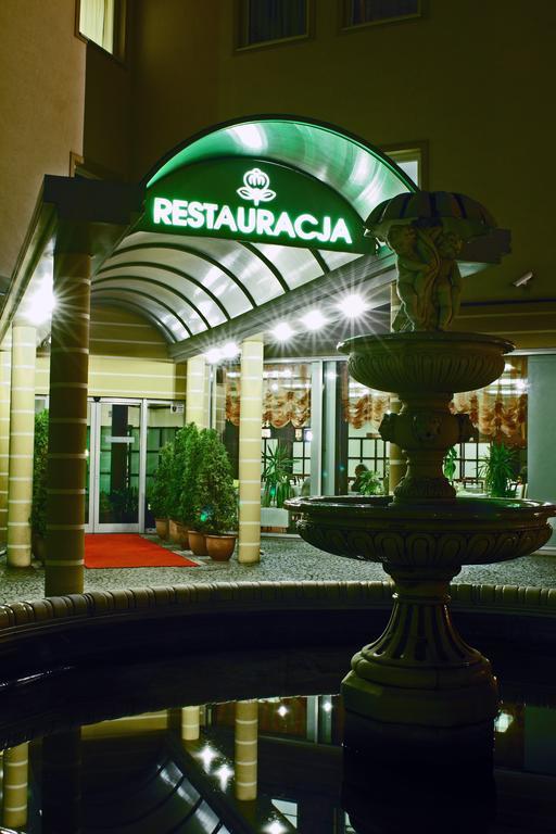 L'Ascada Hotel Śrem Dış mekan fotoğraf