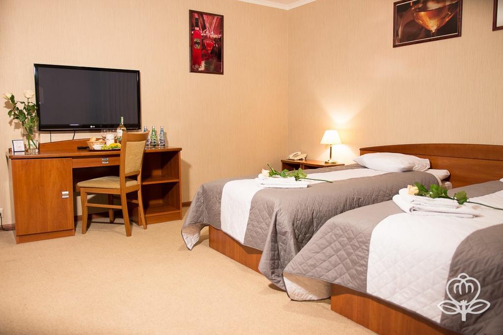 L'Ascada Hotel Śrem Dış mekan fotoğraf
