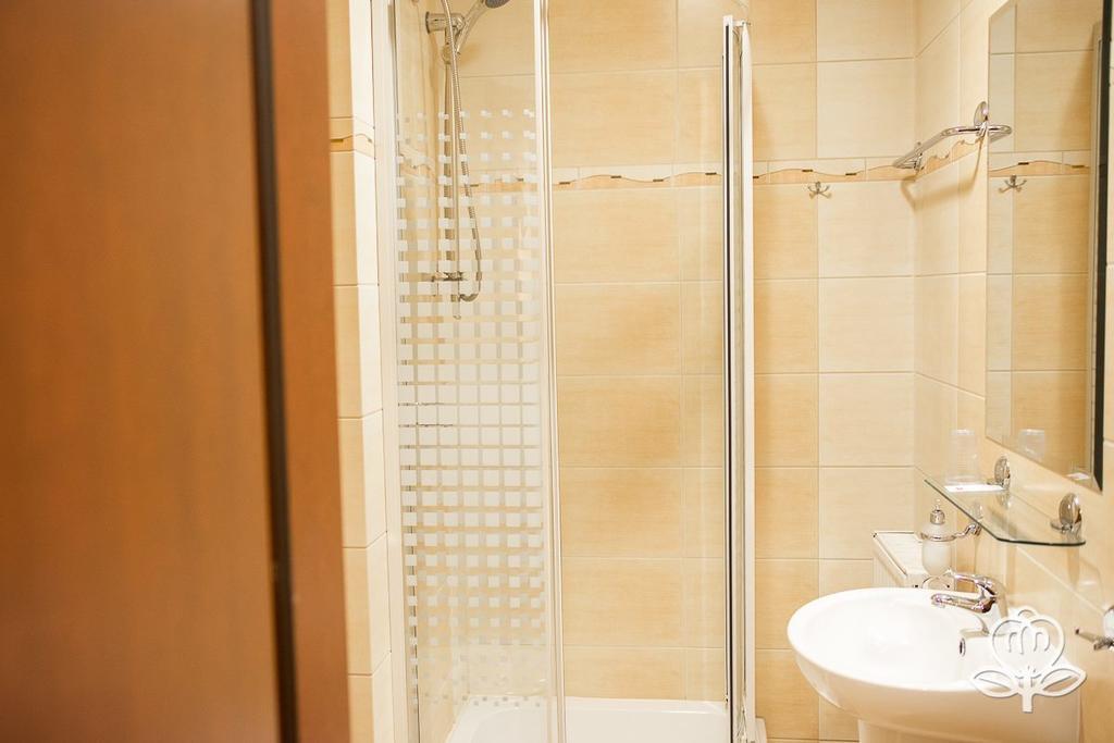 L'Ascada Hotel Śrem Dış mekan fotoğraf
