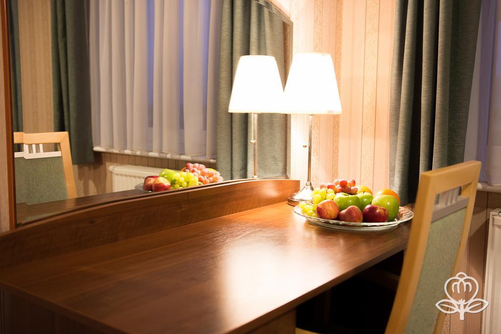 L'Ascada Hotel Śrem Dış mekan fotoğraf