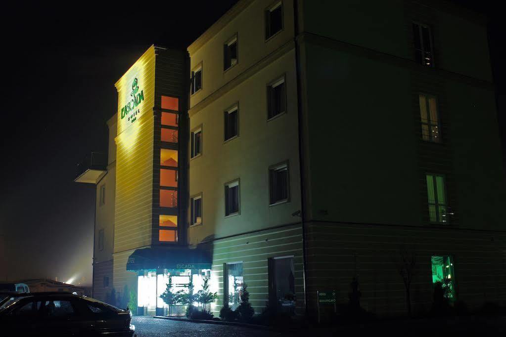L'Ascada Hotel Śrem Dış mekan fotoğraf