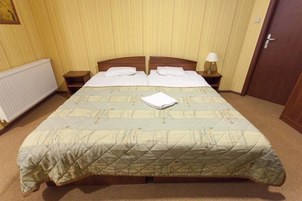 L'Ascada Hotel Śrem Dış mekan fotoğraf