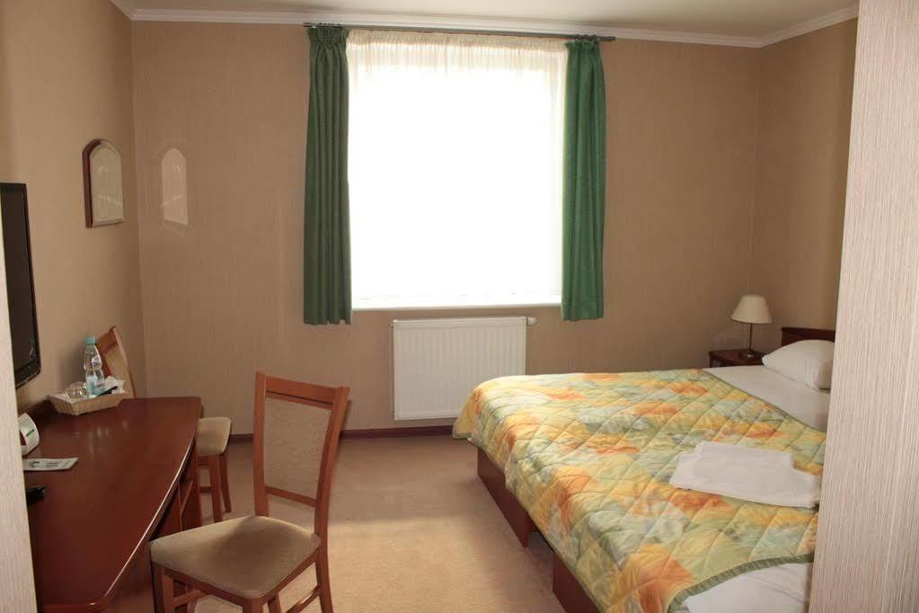 L'Ascada Hotel Śrem Dış mekan fotoğraf